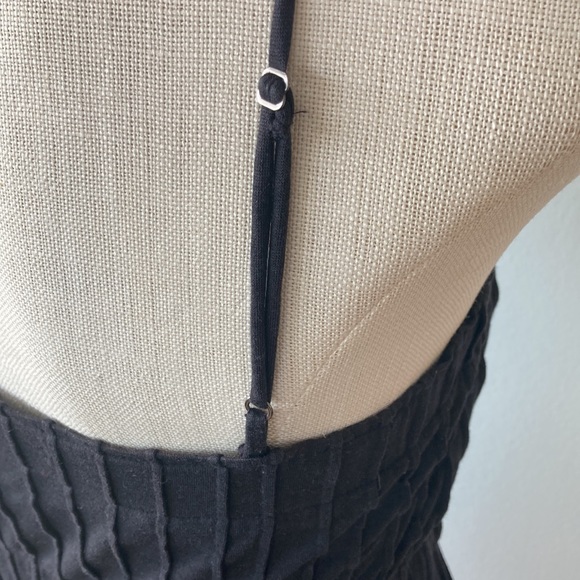 Black Theory tank with adjustable spaghetti straps - Picture 5 of 7